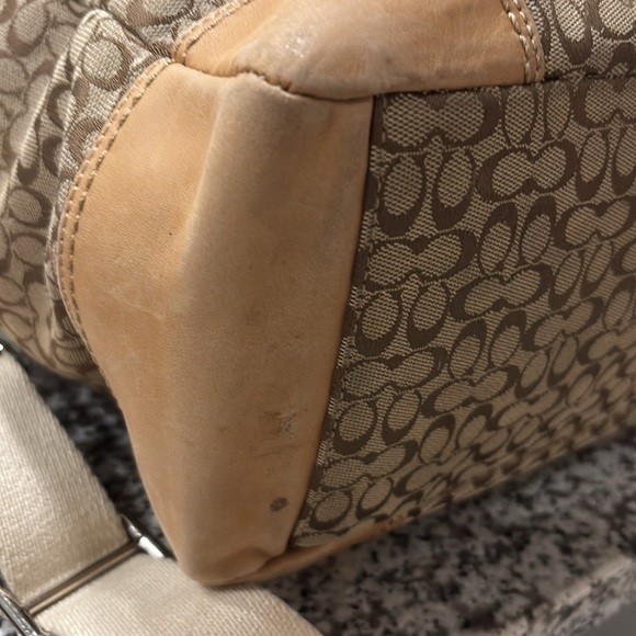 Coach Bag Extra Large~ Very Good Condition~Lots of Storage!!!! - Picture 15 of 16